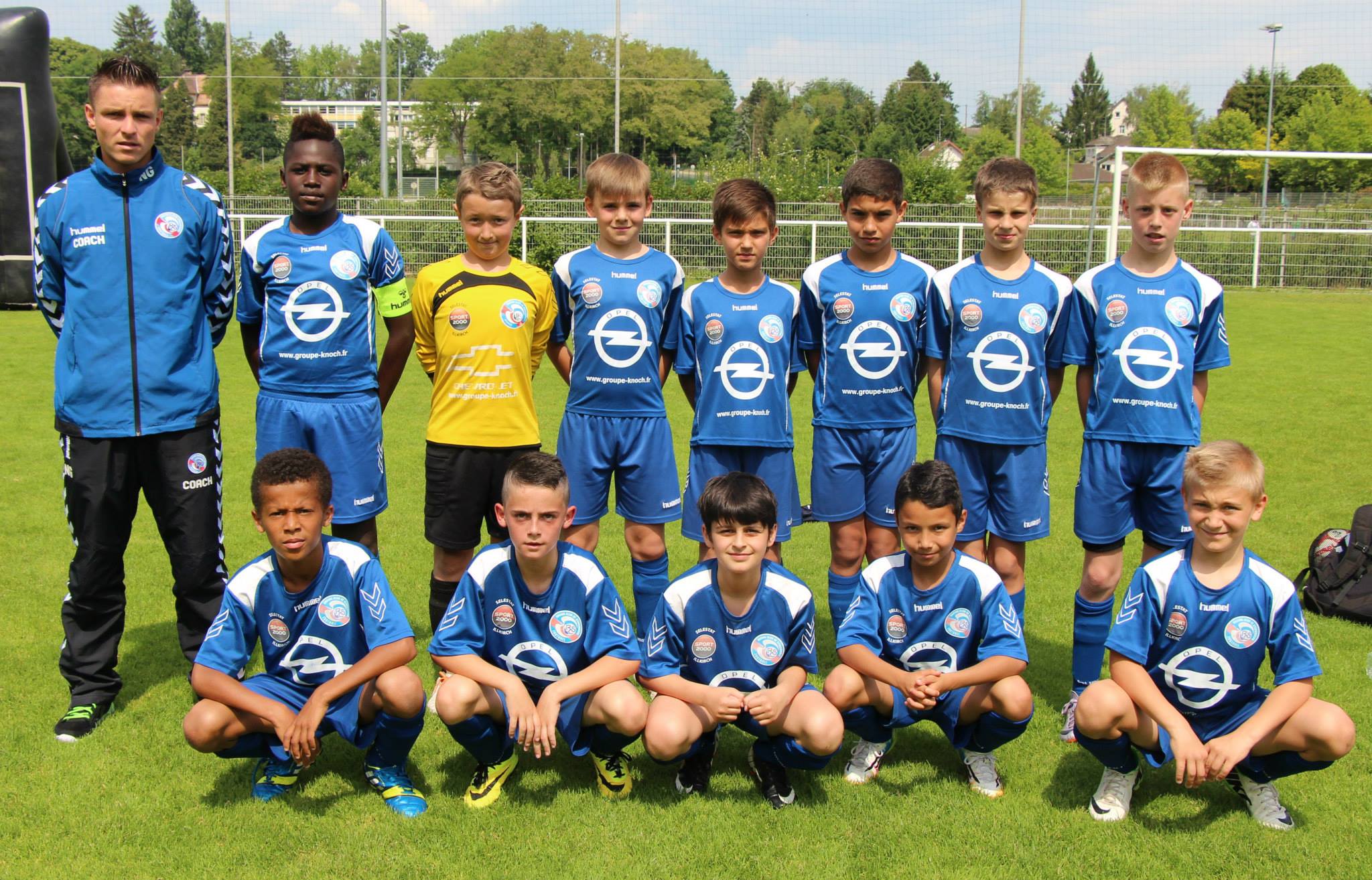 Loum Tchaouna (le premier jeune en haut à gauche), avec Nicolas Gross à ses côtés, a joué trois saisons sous le maillot strasbourgeois